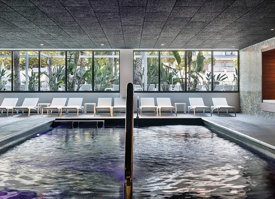 AQUA Hotel Silhouette & Spa