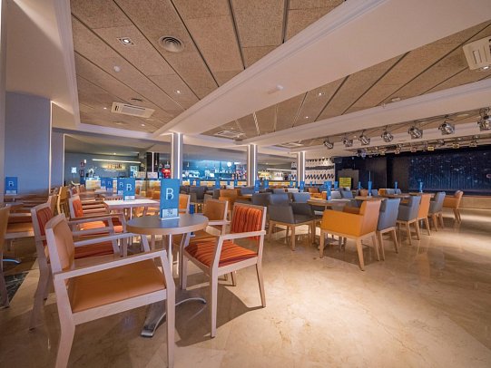 Golden Taurus Aquapark Resort - Bar „Ambigú“