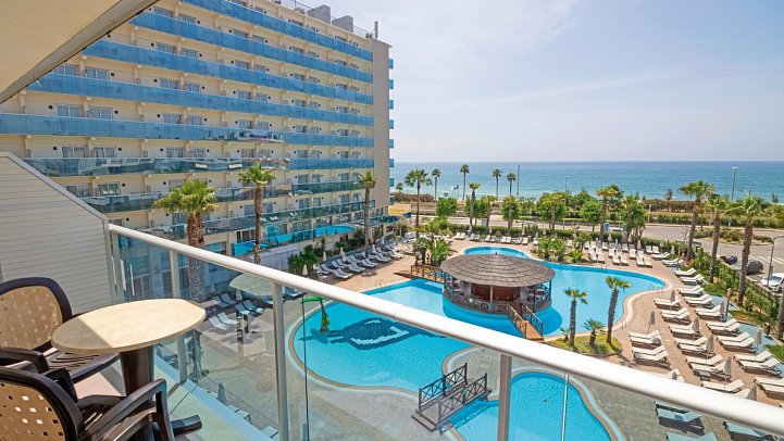 Golden Taurus Aquapark Resort