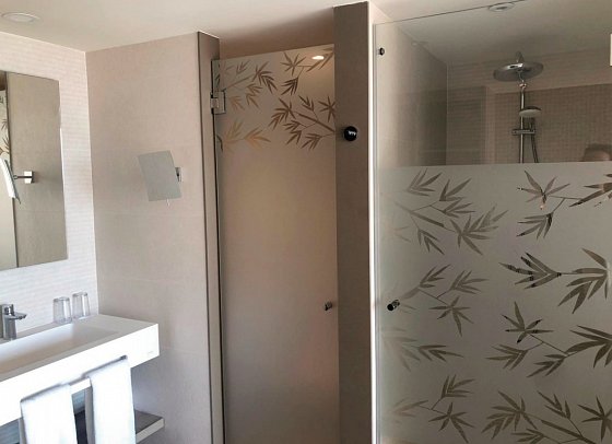 Metropol - Badbeispiel Doppelzimmer Komfort (Zimmercodierung DF1)