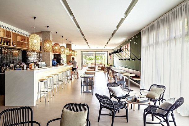 AQUA Hotel Bertran Park