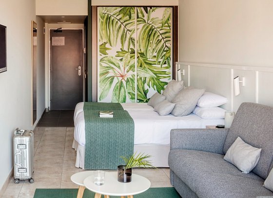 AQUA Hotel Bertran Park - Wohnbeispiel Vierbettzimmer Design (Zimmercodierungen RB1 & DF3)