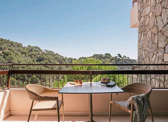 Zel Costa Brava - Balkonbeispiel Zel Juniorsuite Gartenblick (Zimmercodierungen JB1 & JB3)