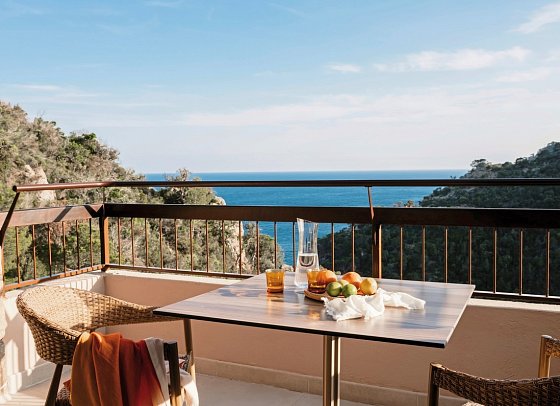 Zel Costa Brava - Wohnbeispiel Casa Zel Suite Meerblick (Zimmercodierungen W1M & W2M)