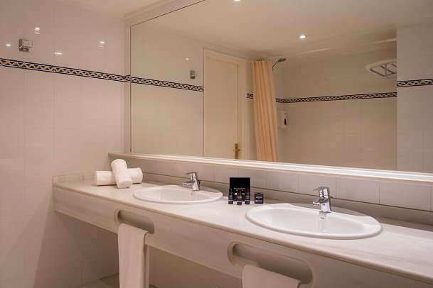 htop Caleta Palace - Badbeispiel Doppelzimmer Superior Meerblick (Zimmercodierungen DSM & FSM)