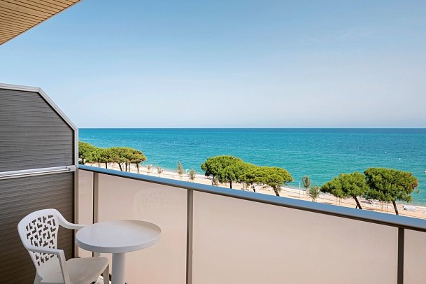 htop Pineda Palace - Balkonbeispiel Doppelzimmer Meerblick (Zimmercodierungen DBM & RBM)