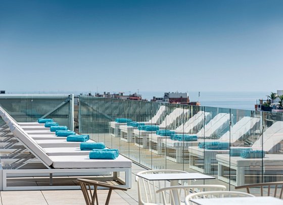 L'Azure Hotel