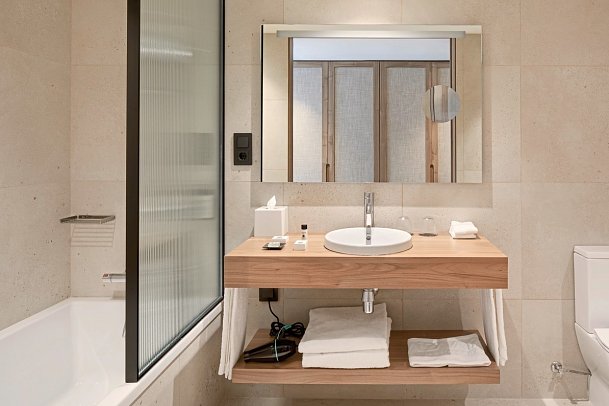 Atzavara Hotel & Spa - Badbeispiel Doppelzimmer Design (Zimmercodierung DB1)