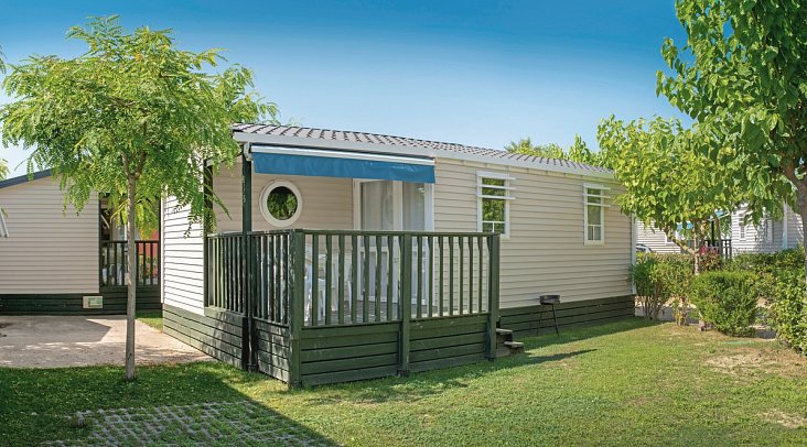 Camping Resort Els Pins - Wohnbeispiel Mobilheim Premium (Zimmercodierungen CM1 & CM2)