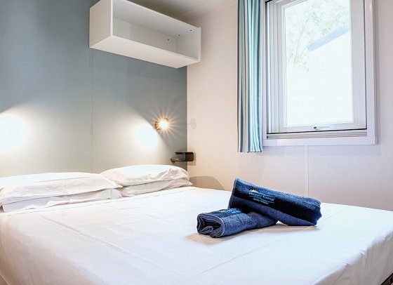 Camping Sènia Cala Gogo (by Happy Camp) - Wohnbeispiel Mobilheim Happy Premium (Zimmercodierung CM1)