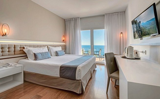 Park Hotel San Jorge - Wohnbeispiel Doppelzimmer Meerblick (Zimmercodierung DBM)