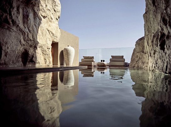 Acro Suites - A Wellbeing Resort - Wohnbeispiel Suite Meerblick Cave Privatpool (Zimmercodierung W1R)