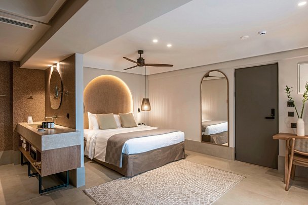 Paralos Venus Suites