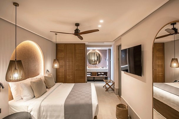 Paralos Venus Suites