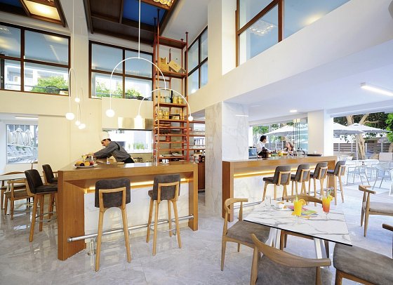 Atrium Ambiance