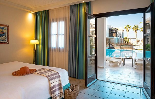 Mitsis Royal Mare - Wohnbeispiel Suite Swim Up Gemeinschaftspool (Zimmercodierung WBQ)