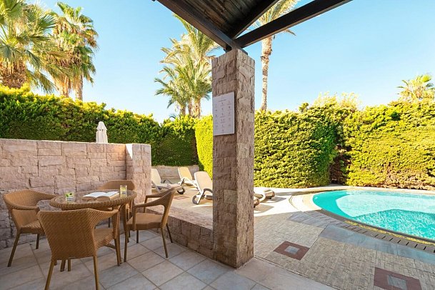 Mitsis Royal Mare - Wohnbeispiel Juniorsuite Swim Up Gemeinschaftspool (Zimmercodierung JBQ)