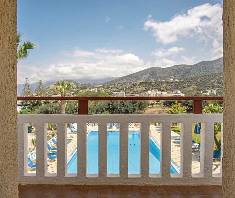 Paloma Garden & Corina