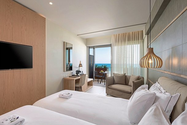 Ikones Seafront Luxury Suites - Wohnbeispiel Suite Superior Meerblick (Zimmercodierung WSM)