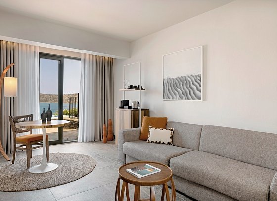 Domes Aulus Elounda, Curio Collection by Hilton - Wohnbeispiel Suite Meerblick Sapphire Cosy Privat-Pool (Zimmercodierung W3M)