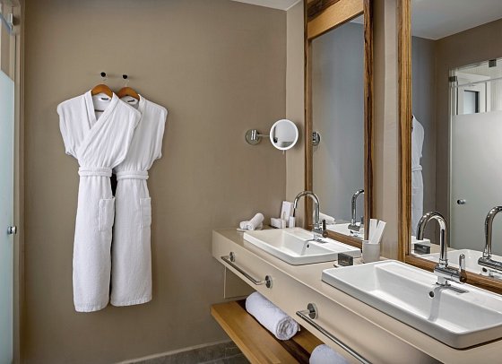 Domes Aulus Elounda, Curio Collection by Hilton - Badbeispiel Suite Meerblick Sapphire Cosy Privat-Pool (Zimmercodierung W3M)