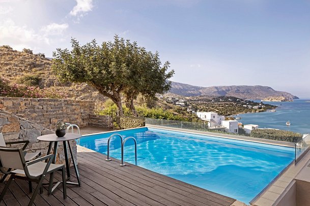 Domes Aulus Elounda, Curio Collection by Hilton - Wohnbeispiel Doppelzimmer Meerblick Sapphire Nest Gemeinschaftspool (Zimmercodierung D2M)