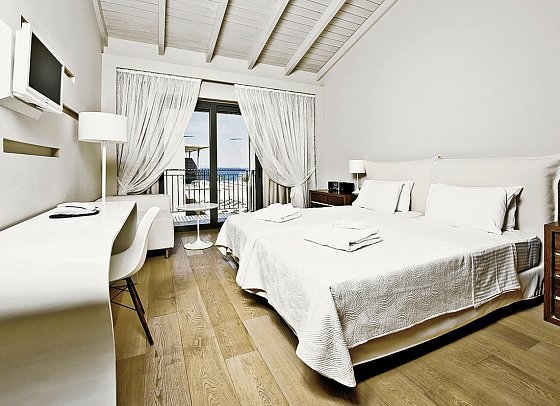 Aegean Pearl - Wohnbeispiel Doppelzimmer seitl. Meerblick (Zimmercodierung DBN)