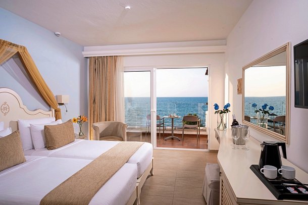 Alexander Beach Hotel & Village Resort - Wohnbeispiel Doppelzimmer Meerblick Meeresfront (Zimmercodierung DBM)