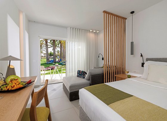Anissa Beach - Wohnbeispiel Doppelzimmer Komfort Gartenblick (Zimmercodierung DFG)