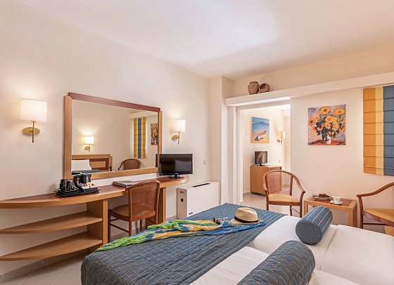 Anissa Beach - Wohnbeispiel Familienzimmer Meerblick (Zimmercodierung FBM)