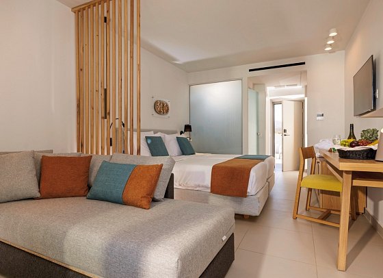 Anissa Beach - Wohnbeispiel Doppelzimmer Komfort Meerblick (Zimmercodierung DFM)