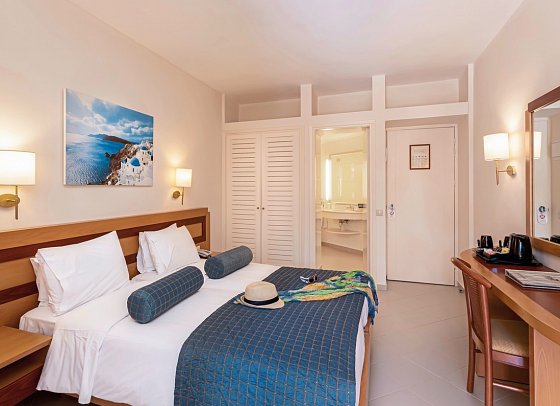 Anissa Beach - Wohnbeisiel Familienzimmer Gartenblick (Zimmercodierung DFG)