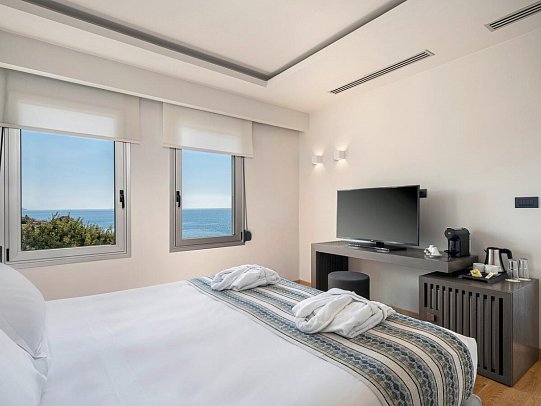 Kakkos Beach - Wohnbeispiel Juniorsuite Meerblick (Zimmercodierung JBM)