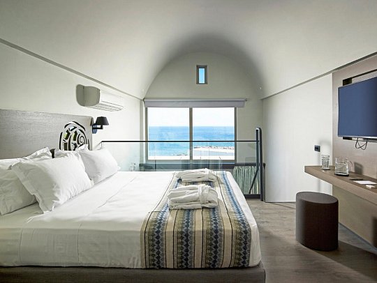 Kakkos Beach - Wohnbeispiel Maisonette Meerblick (Zimmercodierung MBM)