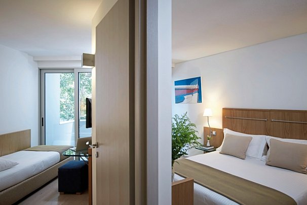 Kriti Beach Hotel - Wohnbeispiel Suite Familie (Zimmercodierung WI1)