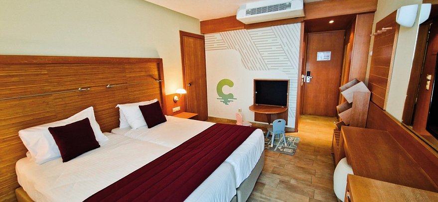 Calimera Sirens Beach - Wohnbeispiel Calimera-Familienzimmer mit Verbindungstür Meerblick (Zimmercodierung FVM)