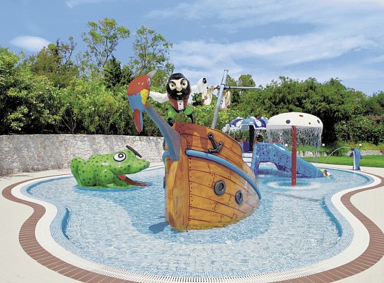 Pilot Beach Resort