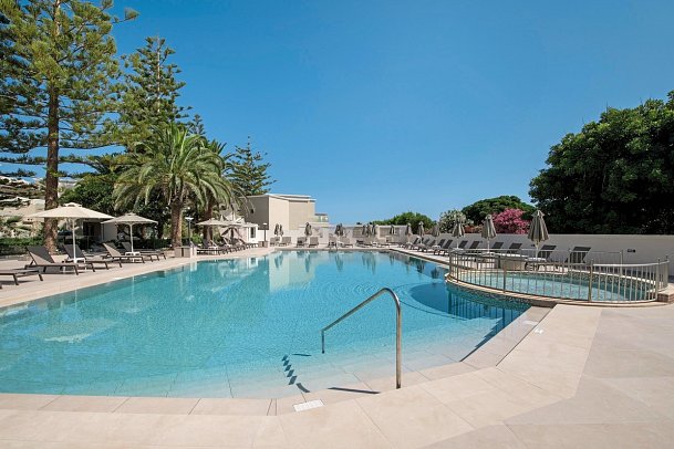 Vantaris Luxury Beach Resort