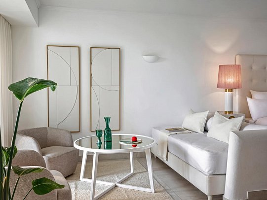 Grecotel Creta Palace - Wohnbeispiel Palace Bungalowsuite für Familien seitlicher Meerblick (Zimmercodierung BI5)