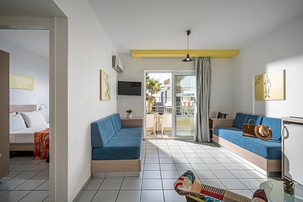 Meropi Hotel & Apartments - Wohnbeispiel Familienzimmer (Zimmercodierung FB1)