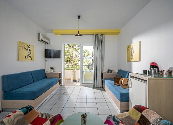 Meropi Hotel & Apartments - Wohnbeispiel Familienzimmer (Zimmercodierung FB1)