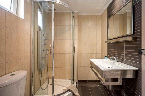 Meropi Hotel & Apartments - Badbeispiel (Zimmercodierung AB1)