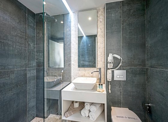Meropi Hotel & Apartments - Badbeispiel (Zimmercodierung DS1)