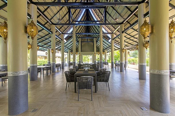 Maikhao Palm Beach Resort
