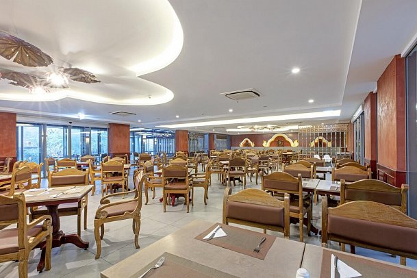 Maikhao Palm Beach Resort