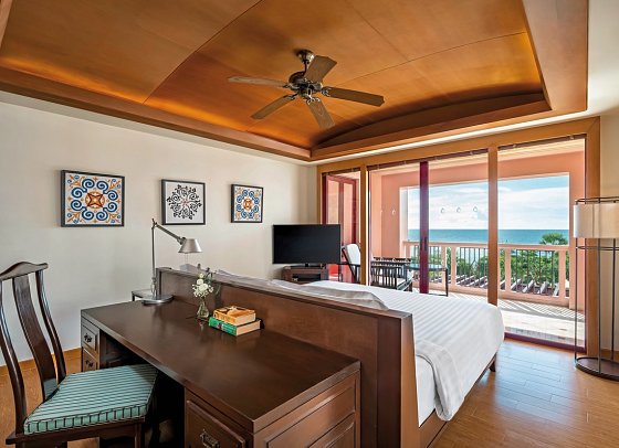 Centara Grand Beach Resort Phuket - Wohnbeispiel Premium Deluxe (Zimmercodierung UM3)