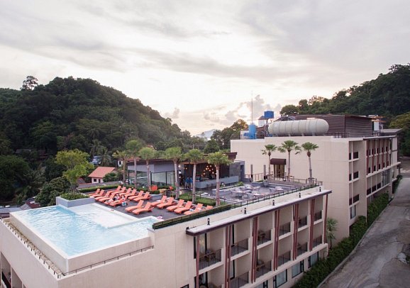 Bandara Phuket Beach Resort