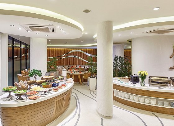 Bandara Phuket Beach Resort