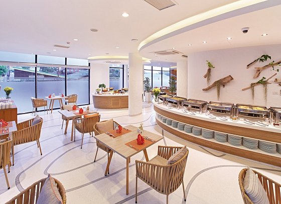 Bandara Phuket Beach Resort