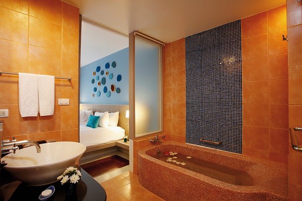 Andamantra Resort & Villa Phuket - Badbeispiel Premium Deluxe (Zimmercodierung UM3)